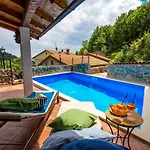 Nyaraló House Pavincic *