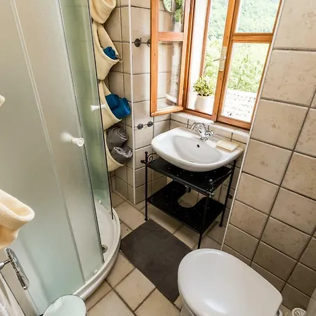 بيت للعطل House Pavincic